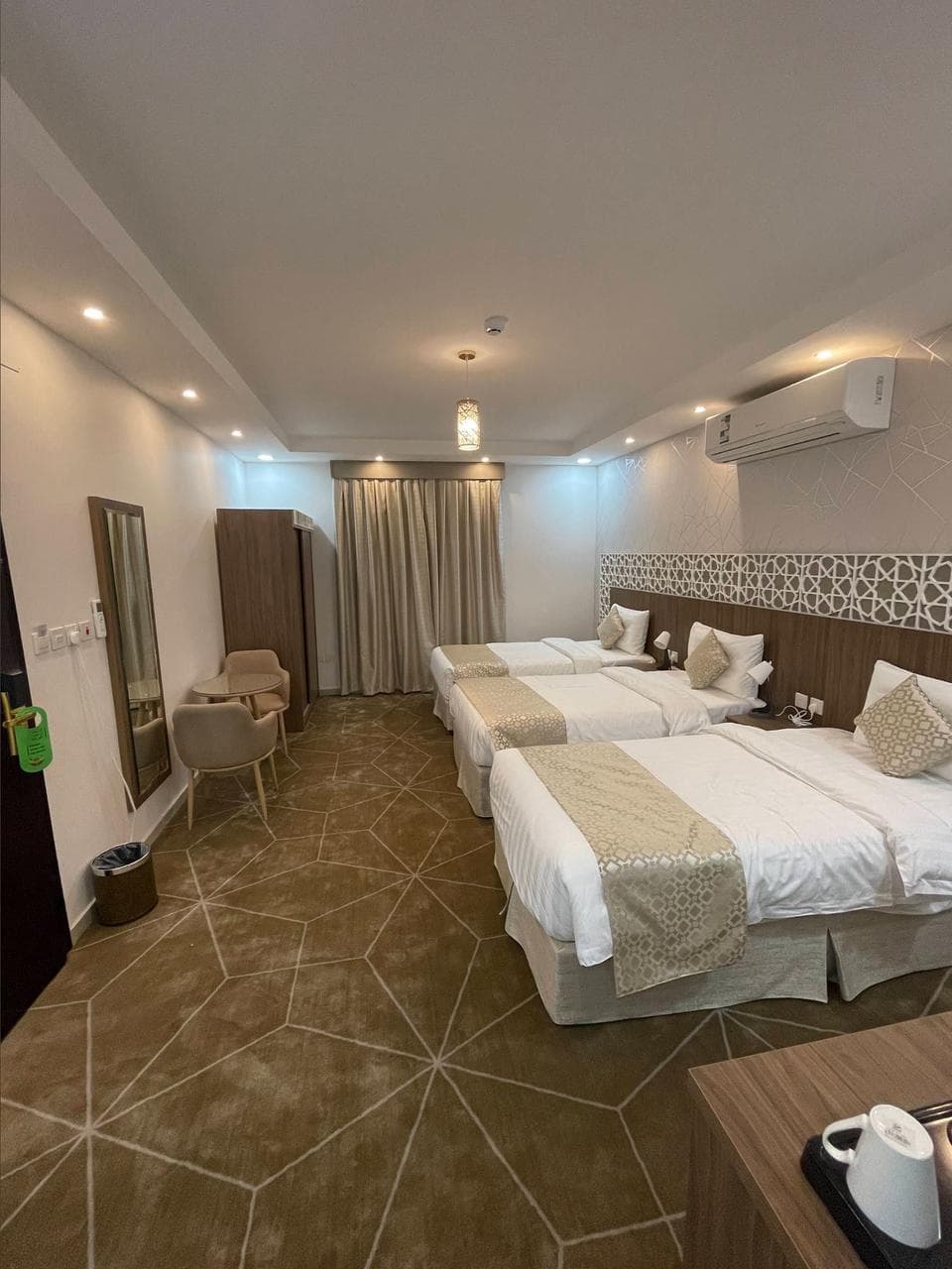 غرفة ثلاثية